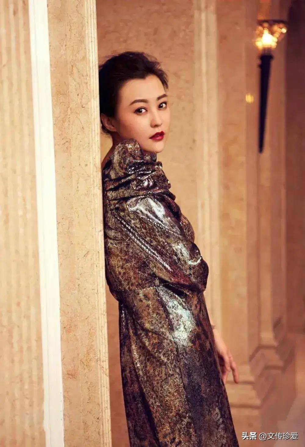 原创与刘烨闪婚闪离后自己养育双胞胎儿子的郝蕾如今怎么样了