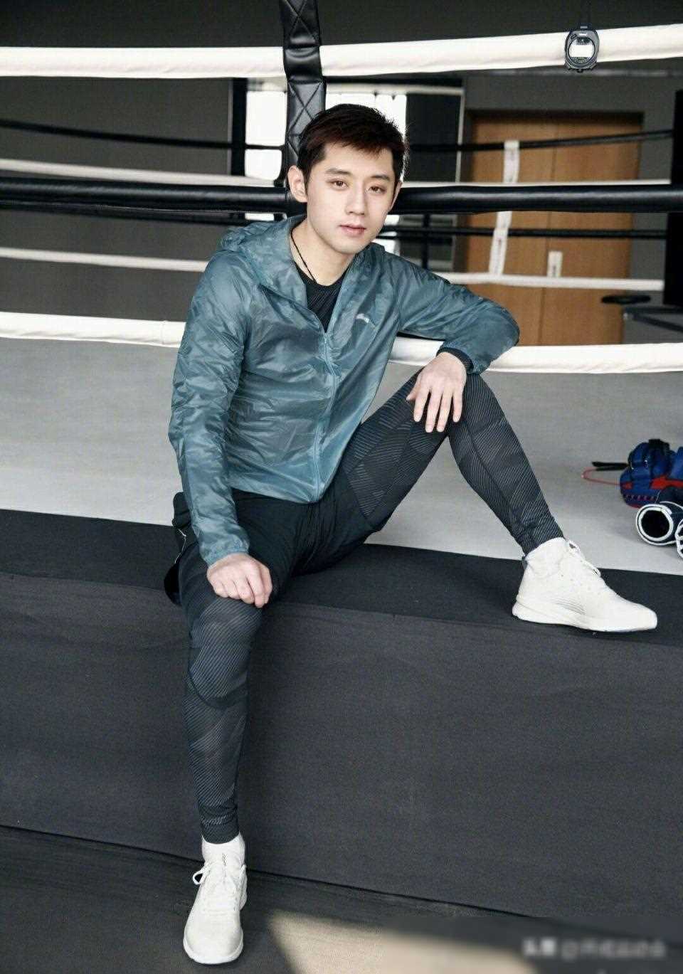 摆脱丑闻困扰,"藏獒"张继科重返赛场售课:月费9800元