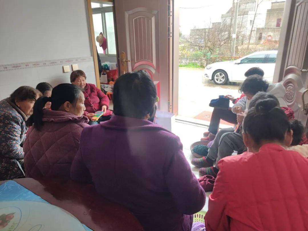 天门市小板镇姚胡村慧心社姚胡村编织互助小组第三节