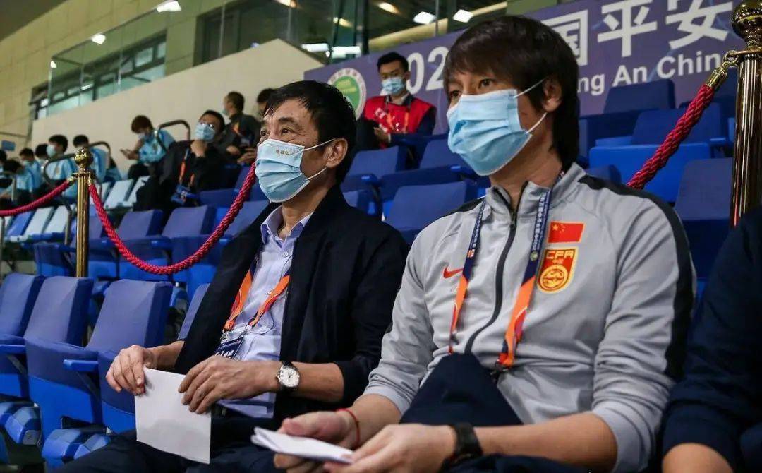 李铁落网背后,一次突如其来的课堂离场!_事件_课程_调查