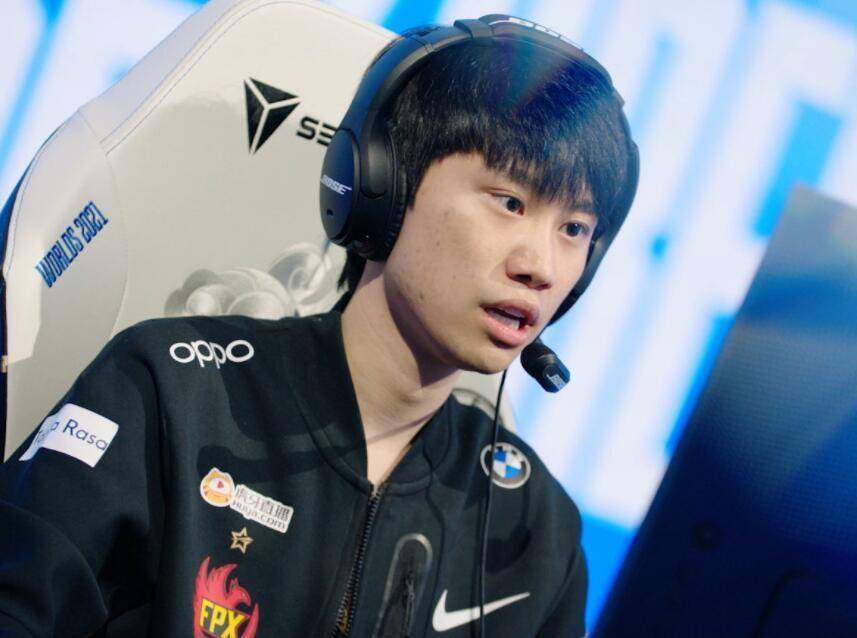 原创doinb公布一周直播间嘉宾忠实小老弟不在其中复播后彻底被放弃