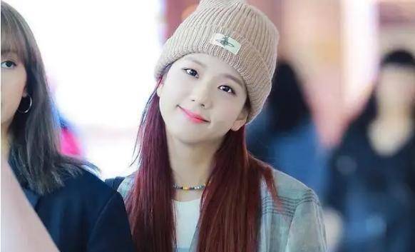 金智秀:凭5秒镜头登上5国热搜,后靠才华实力圈粉2400万_网友_jennie