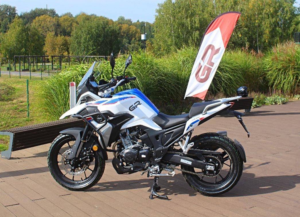 中国这款摩托火到海外,俄罗斯博主深度评测轻型旅行摩