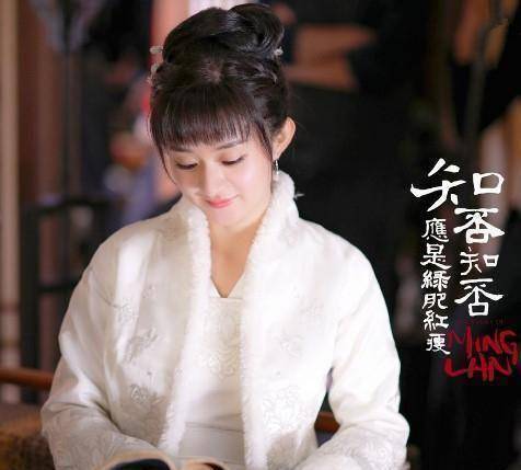 陈妍希因发型毁了造型而她拥有美出天际的脸却买不到合脚的鞋