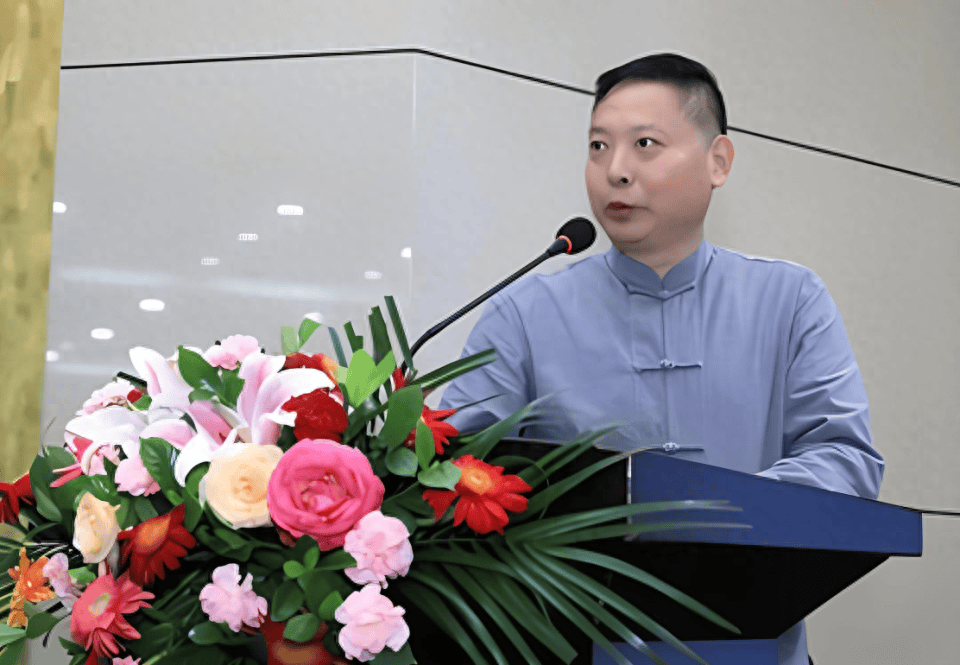 原创中华名医吴风平中医界的瑰宝如何用传统医术战胜现代病魔