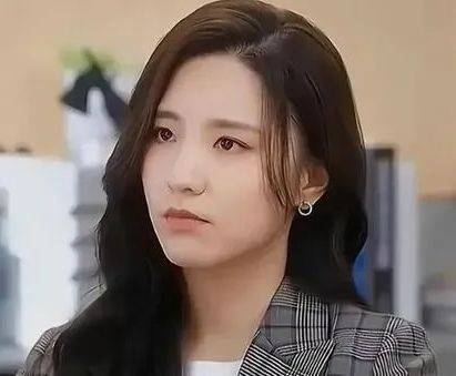 张伊君:魅力无限,演技不凡_表演_电视剧_角色