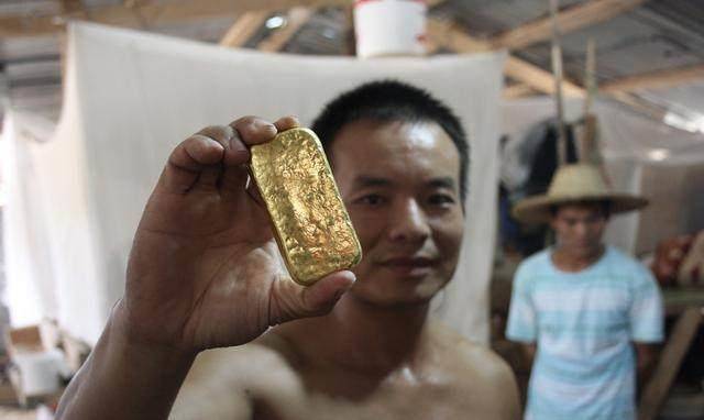 非洲第二大黄金国中国一个县的人去淘金穷光蛋去亿万富翁回来