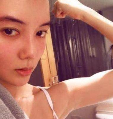 车晓晒出了自己的豪宅认真画画的样子非常美丽装修豪华又温馨