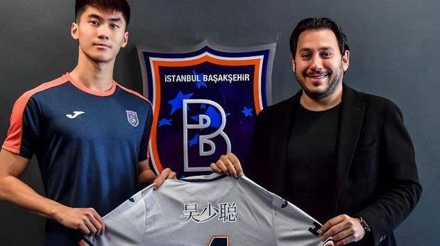 在武磊缺席的情况下,新的"留学一哥"回来了,国家足球队在对泰_吴少聪