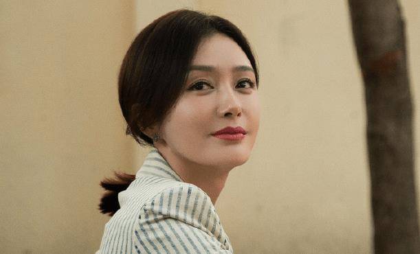 从富察皇后到莫向晚秦岚演技得到观众认可实现角色转型