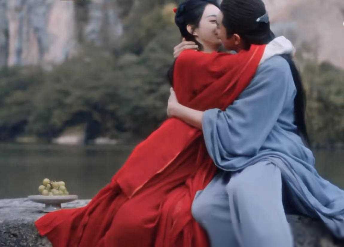 《行风cp太甜蜜,网友追不停,林更新人气飙升》_赵丽颖_凤行_观众