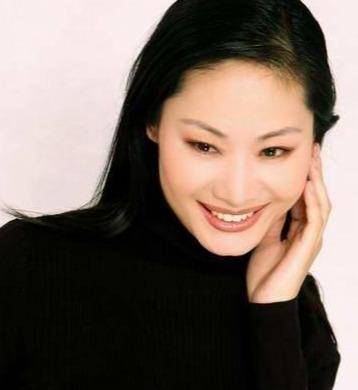 原创善良的于文华跟前夫李凡相伴4年分手今二婚被丈夫宠成公主