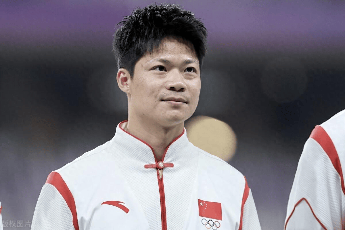 原创湖南神秘高中生惊艳百米赛场以9秒86逼近苏神纪录仅差003秒