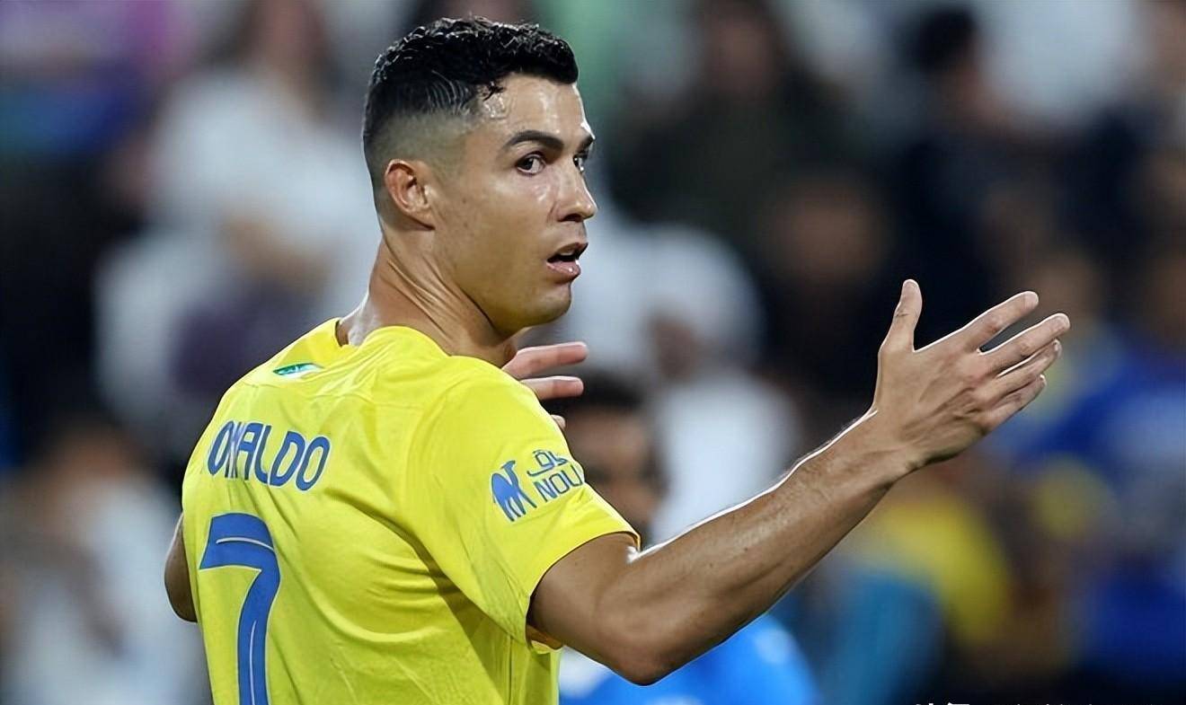 原创细节还原c罗欲揍裁判真相大概率被错误解读不会蠢到赛场打人