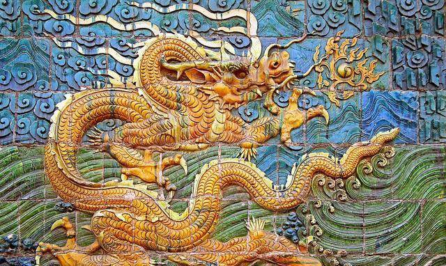 原创故宫九龙壁展现乾隆帝的九五之尊竟隐藏着一个瞒天过海的大秘密