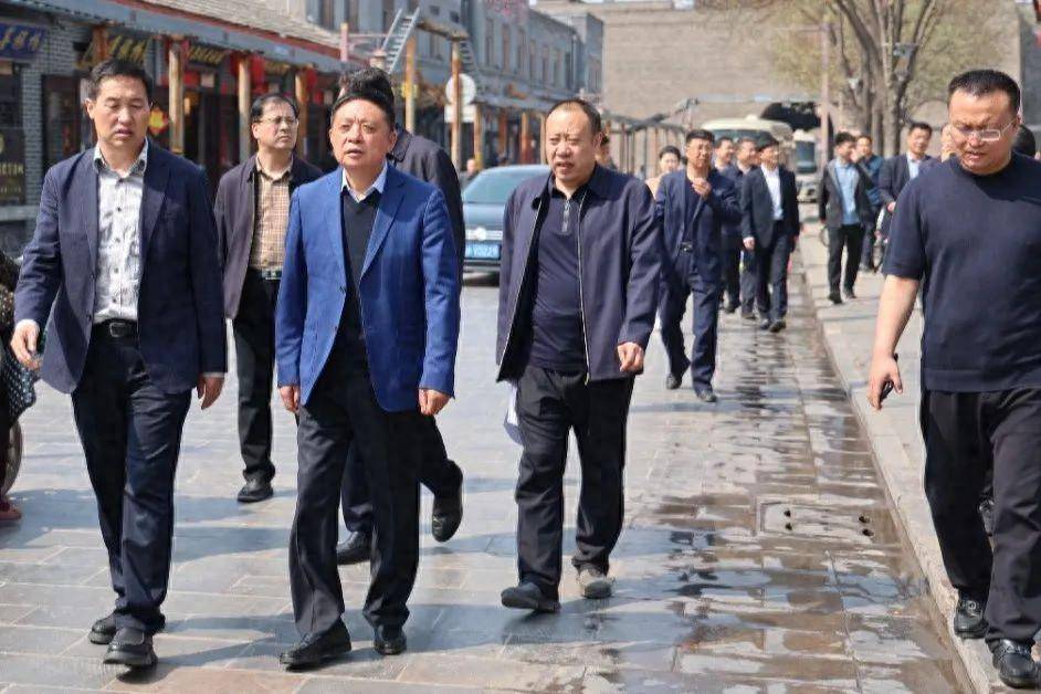 吕梁泰化集团董事长张子玉一行赴平遥县调研