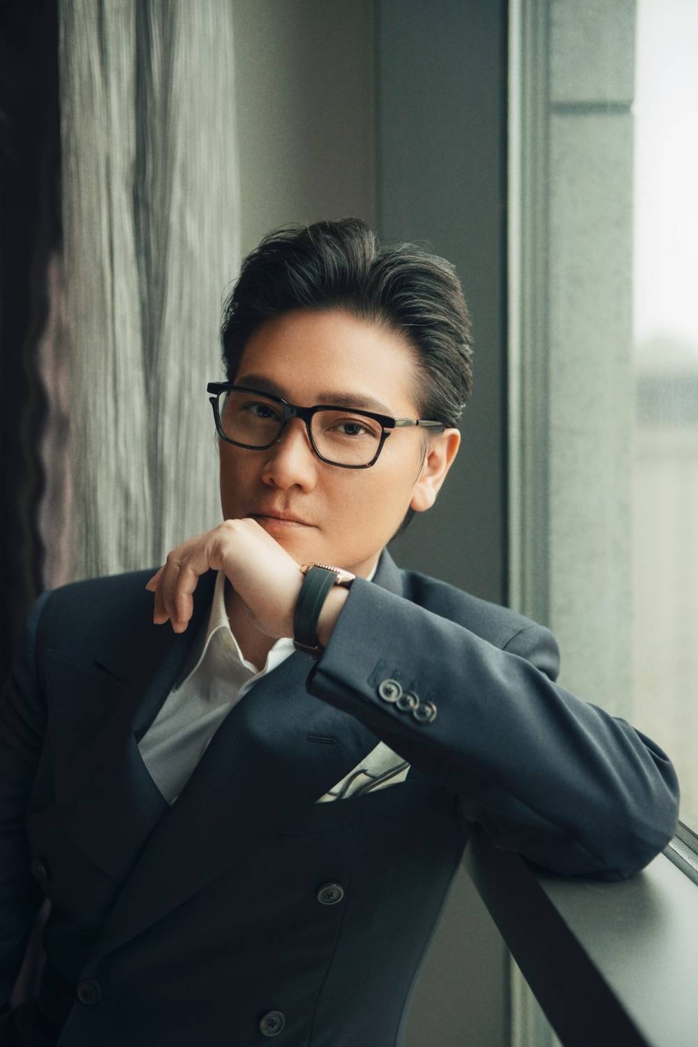 做靠山,和林更新拍过婚纱照,最会知恩图报的人_关智斌_谢娜_丁子峻