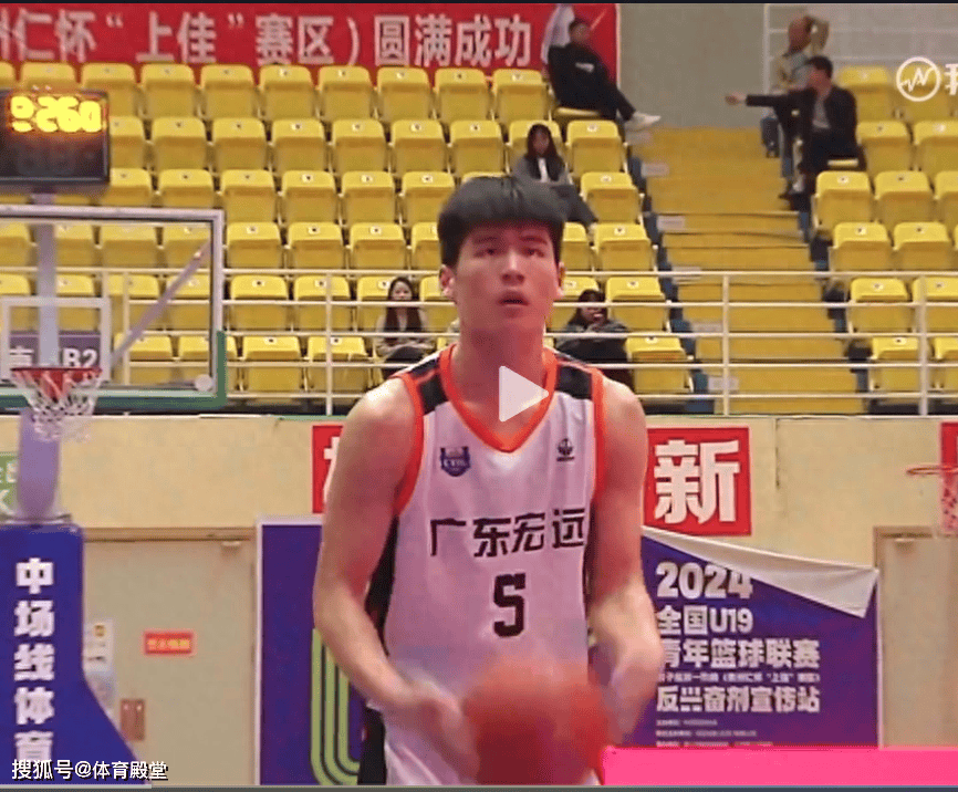广东男篮陷入幸福烦恼,下赛季新人辈出,杜锋也发愁该留下谁_宏远_陈