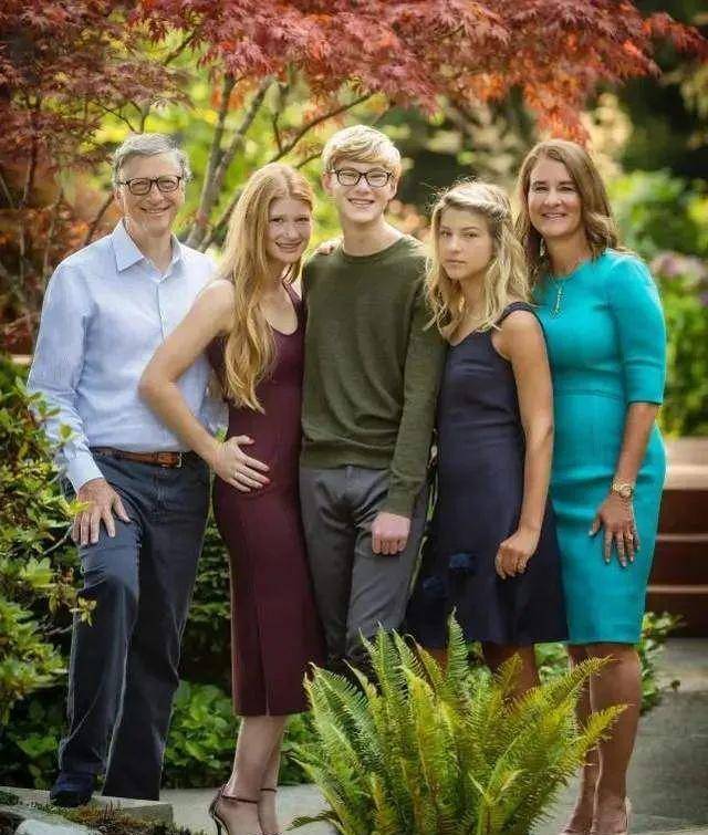 比尔盖茨和相伴27年妻子离婚8000亿财产待分割背后有何隐情