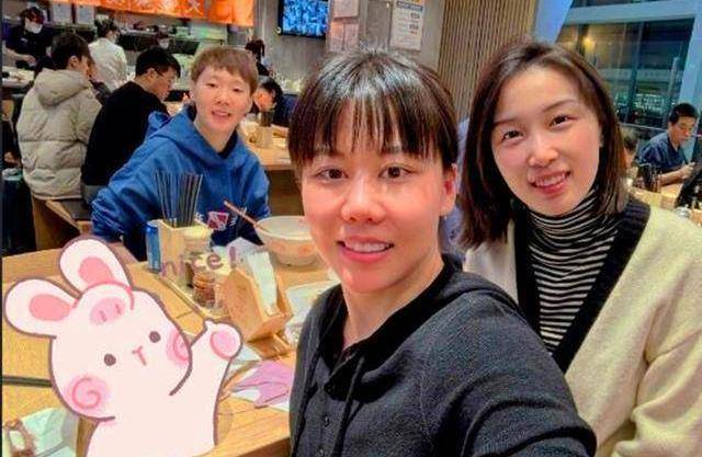 原创女乒五号人物带着三个幸福不仅成为了博士生还参加了两次比赛