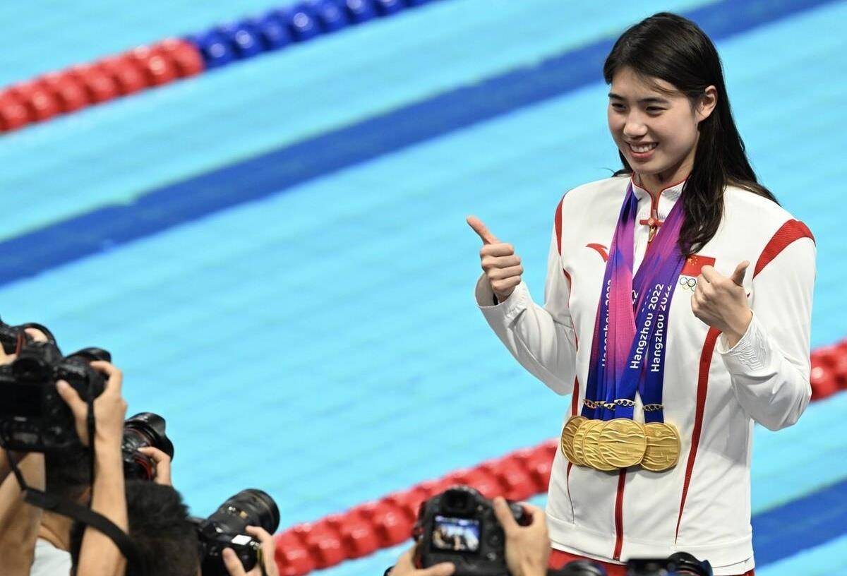 原创张宇菲万万没想到因为骑电动车引发争议被网友吐槽登上央视