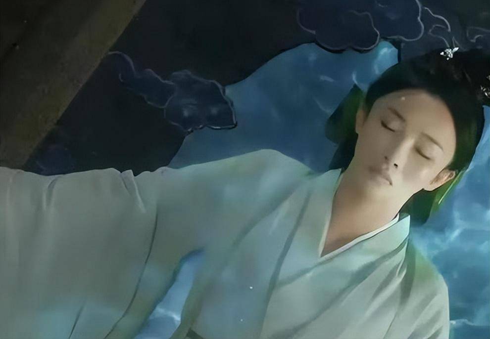 演完《与凤行》再演《承欢记》,出场就被观众骂,长相神似何赛飞_杨紫