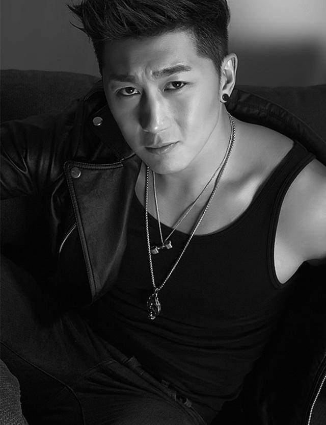 从运动员到宝藏男孩演员,这位包子脸壮硕肌肉帅哥,该他火了吧?