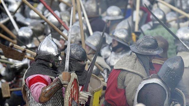 原创大厦将倾屋漏偏逢连夜雨狂澜即倒船迟又遇打头风