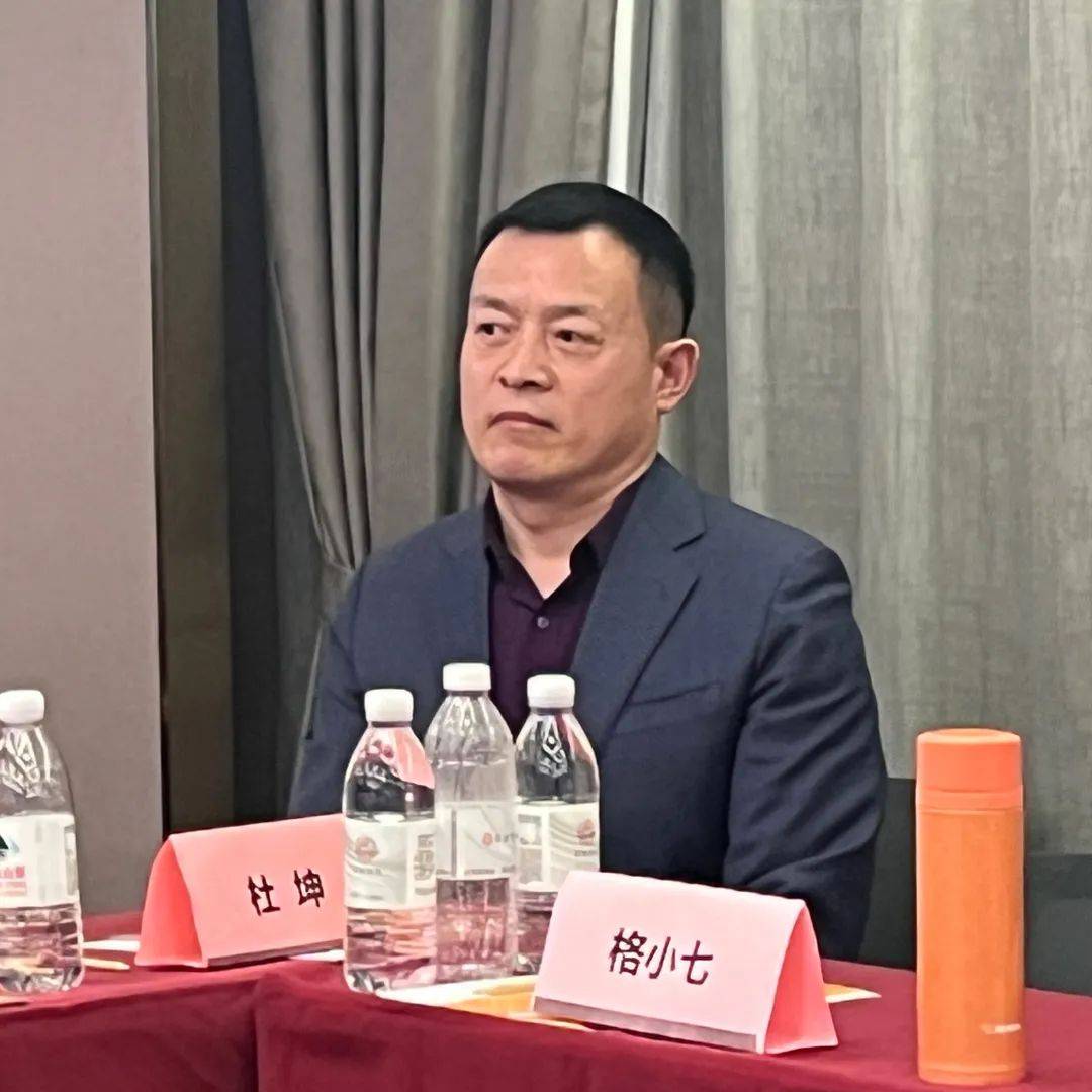 上海筷送信息科技有限公司创始人黄献兴对"黄小递"品牌的运营模式