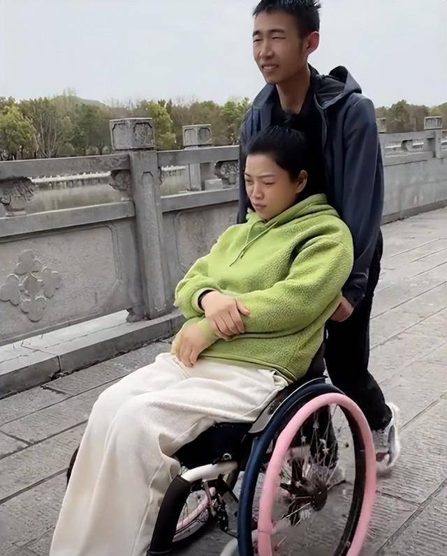 岁女子丧子瘫痪离异后,嫁给闺蜜儿子,网友:绝配_黄俊平_赵应峰_尹厚萍