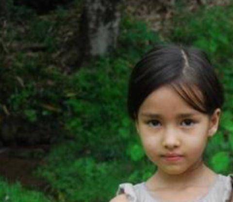 还有个姐姐叫李林妲,同样很漂亮.