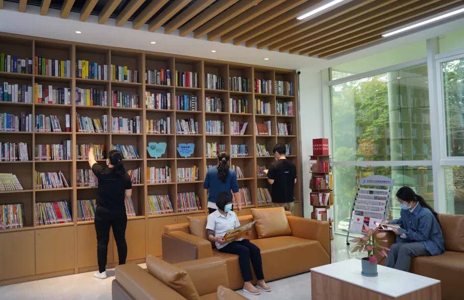 站"是东莞图书馆推出的阅读推广项目,旨在进一步助力东莞文化强市建设
