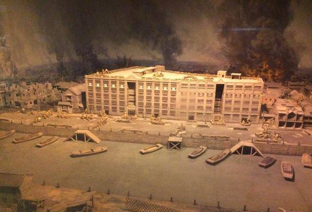 守卫四行仓库的指挥官团附谢晋元和副团长到底有什么区别