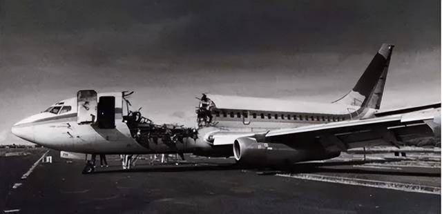 原创21岁小伙走上不归路劫机叛逃台湾致3架飞机相撞128人遇难