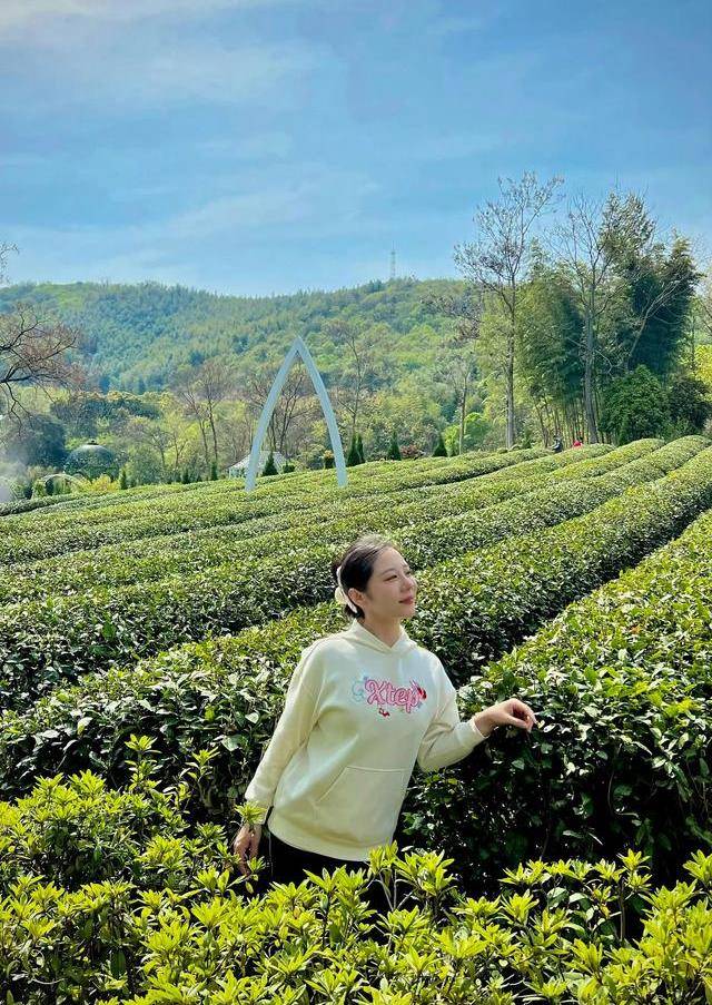 现在他身居高_邓琳琳_体操_身体