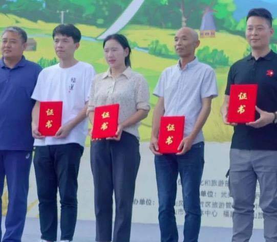 原创从分手带娃到粉丝千万乡愁沈丹究竟是如何逆袭成功的