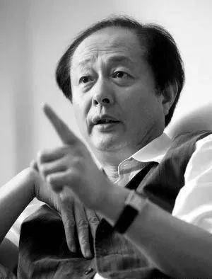 两位导演,第四代导演黄健中,七小福之一元彬,一文一武双保险.