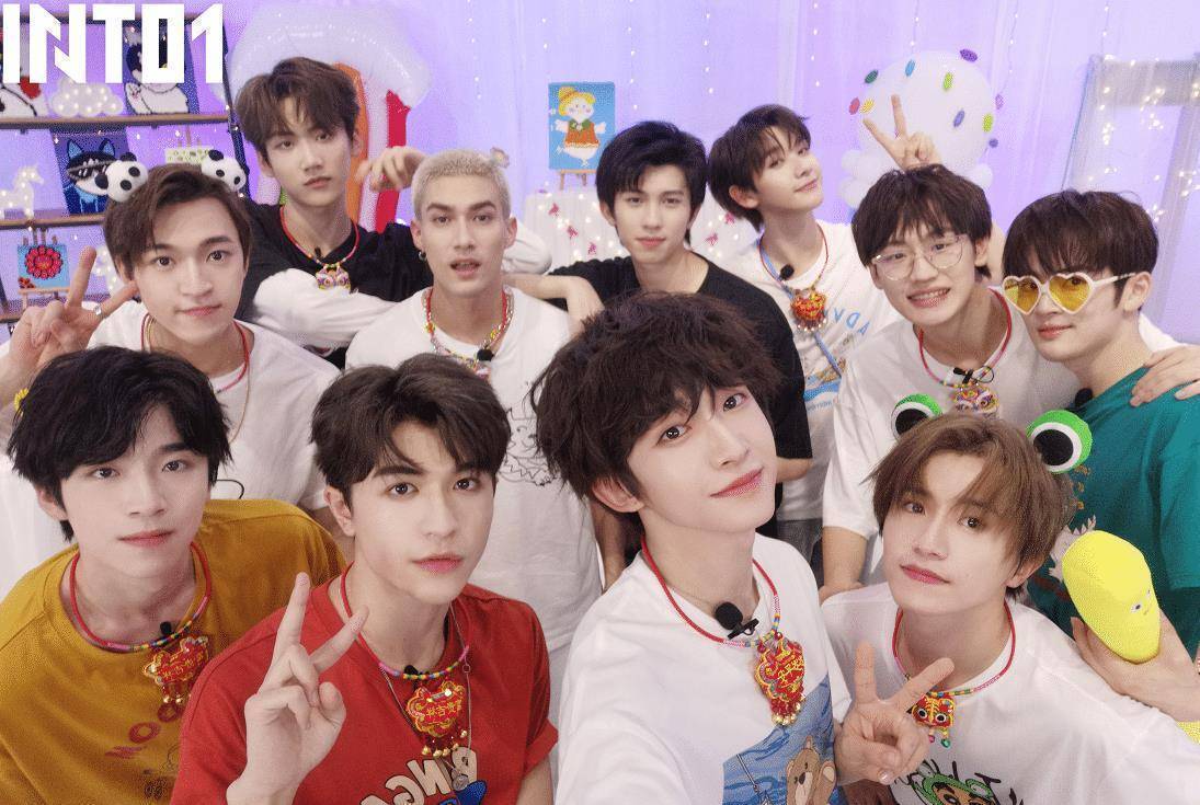 into1新歌歌词被吐槽,中英混合以为很时尚,作品不行