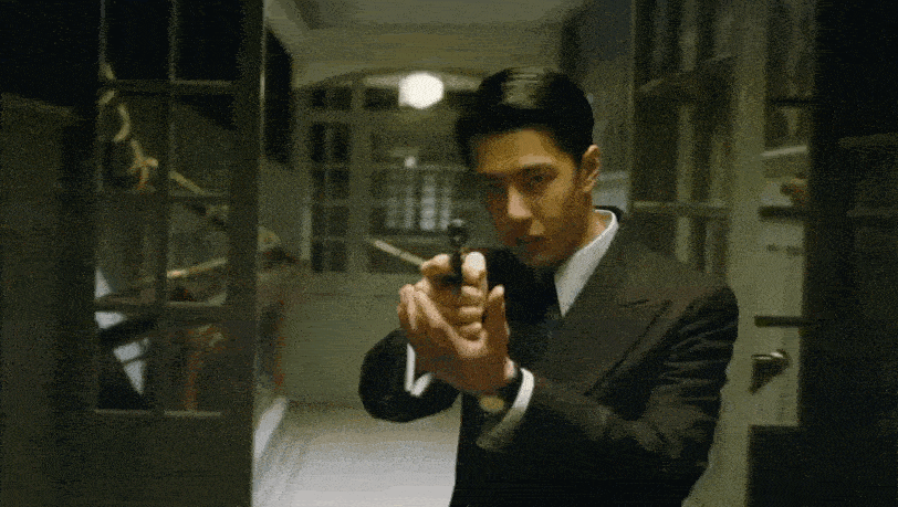 《风声》堪称是谍战题材近几年的天花板,此后就再也没有被超越过.