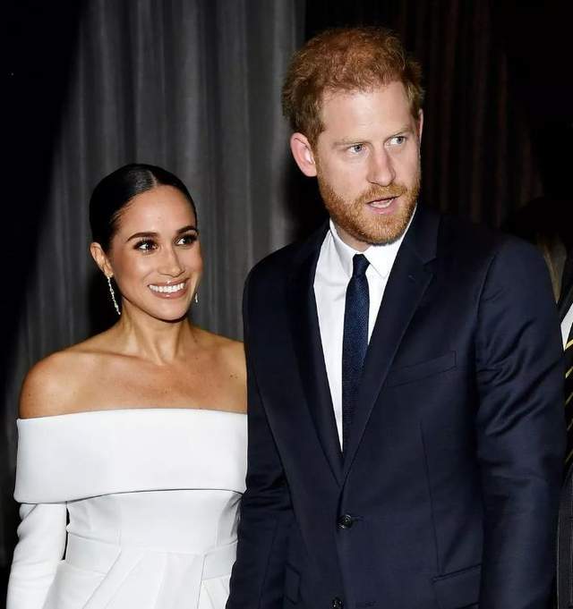 原创67梅根害怕英国之行不想让哈里卷入宫斗只想在加州过安稳日子