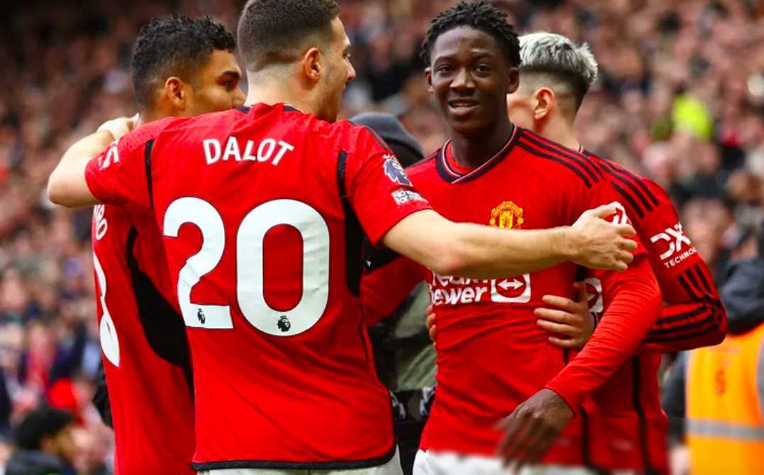 原创曼联火力全开利物浦让位铁卫自摆乌龙b费中圈破门