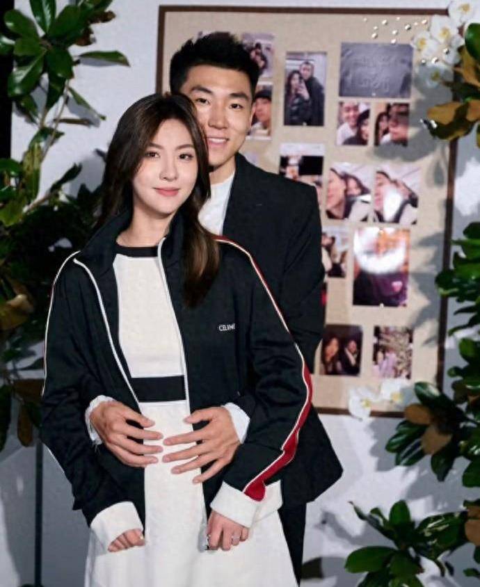 原创看到美女了高十堰求婚成功打情骂俏十分开心给郭艾伦施压