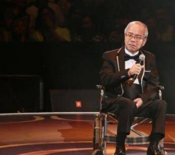 原创词坛变色龙卢国沾病危医生都放弃妻子一句话让他转危为安