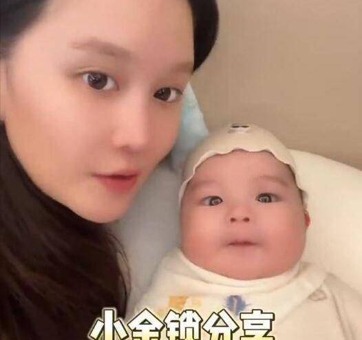 赵本山外孙小金库曝光金碗金筷金勺子豪气程度令人羡慕