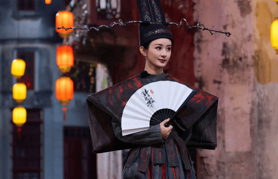 原创赵丽颖综艺新造型引热议黑衣红轿玉面判官惊艳与恐怖并存