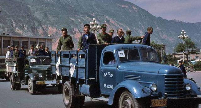 原创1983年的严打唐山街50多人被枪毙这批人犯了罪大恶极的事