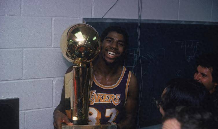 nba名副其实的"满级新秀"就5人,强如詹姆斯都不是_迈克尔-乔丹_伯德