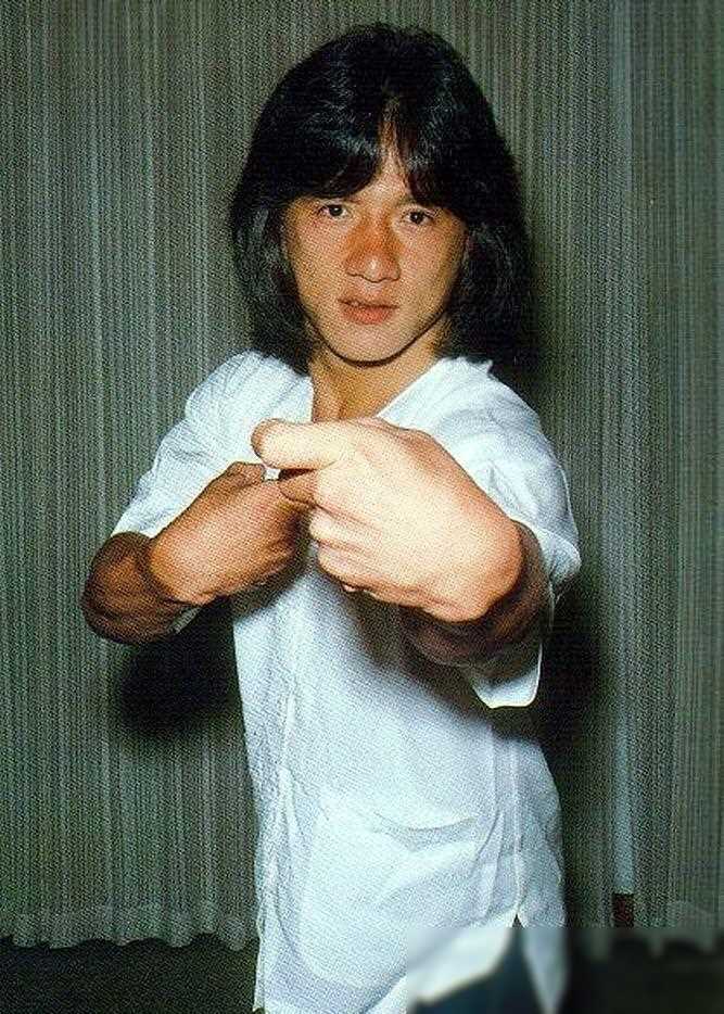 原创成龙70岁心态坦然老去也是一种幸福