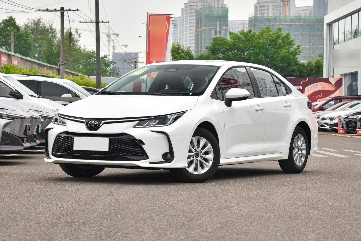 养一台卡罗拉一年需要多少钱?月入4000元就能养得起?_搜狐汽车_搜狐网