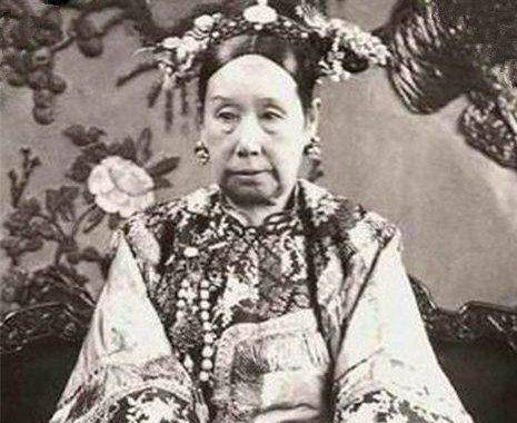 原创她的一生历经5代皇帝辅佐4位君主独揽大权47年